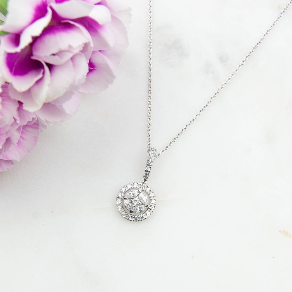 Cubic Zirconia Pendant Necklace | Center Design